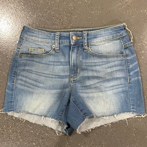 Universal Threads six 00/24 women’s shorts